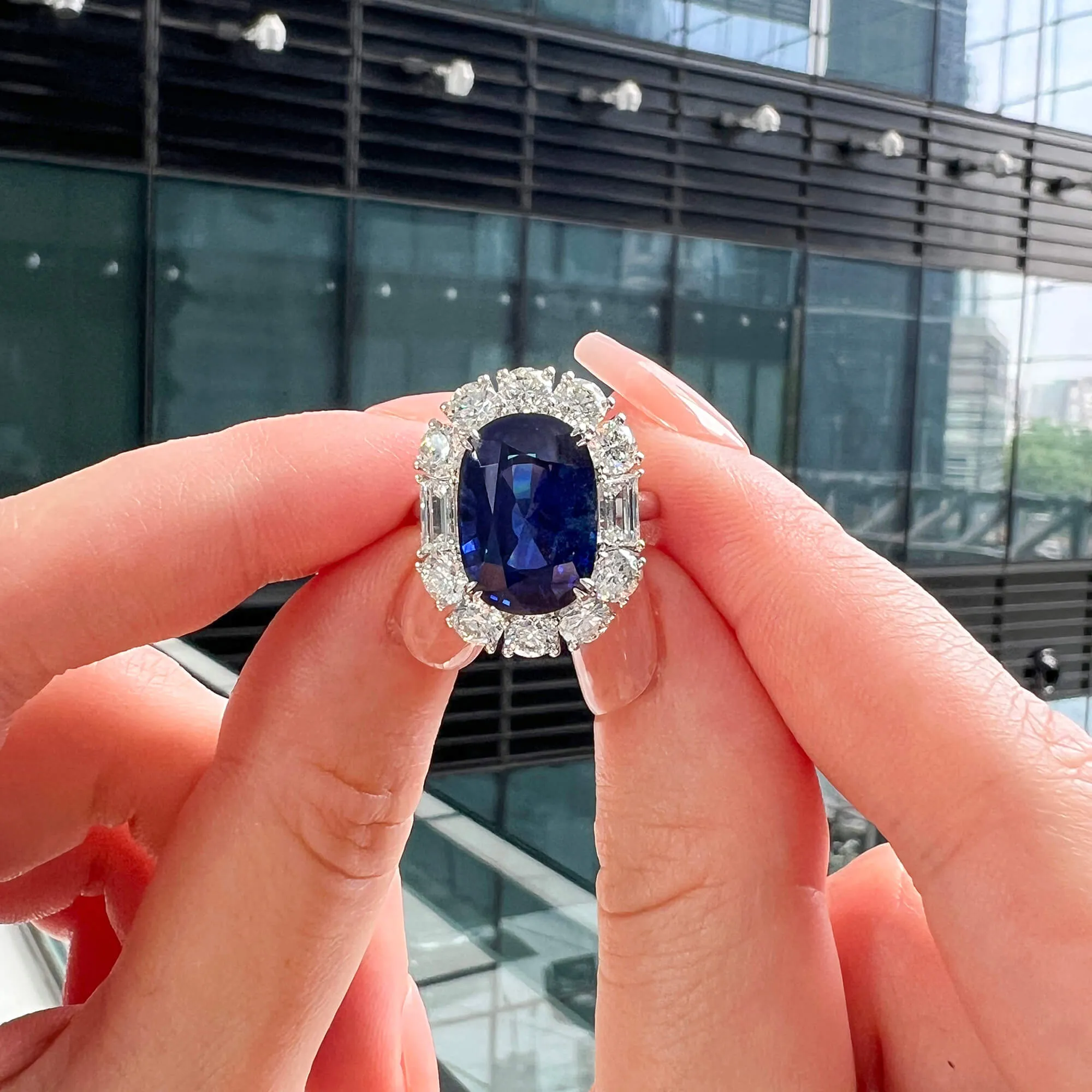 Natural Vivid Blue Sapphire Ring, 13.16 Ct. TW, Oval shape GRS Certified,Sapphire Rings