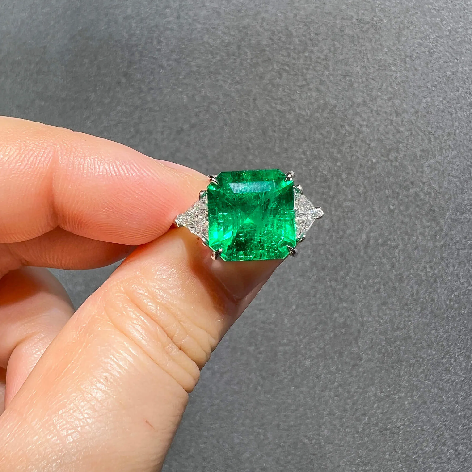Natural Vivid Green Colombia Emerald Ring, 6.47 Ct. TW, Octagonal shape GRS Certified,Emerald Rings