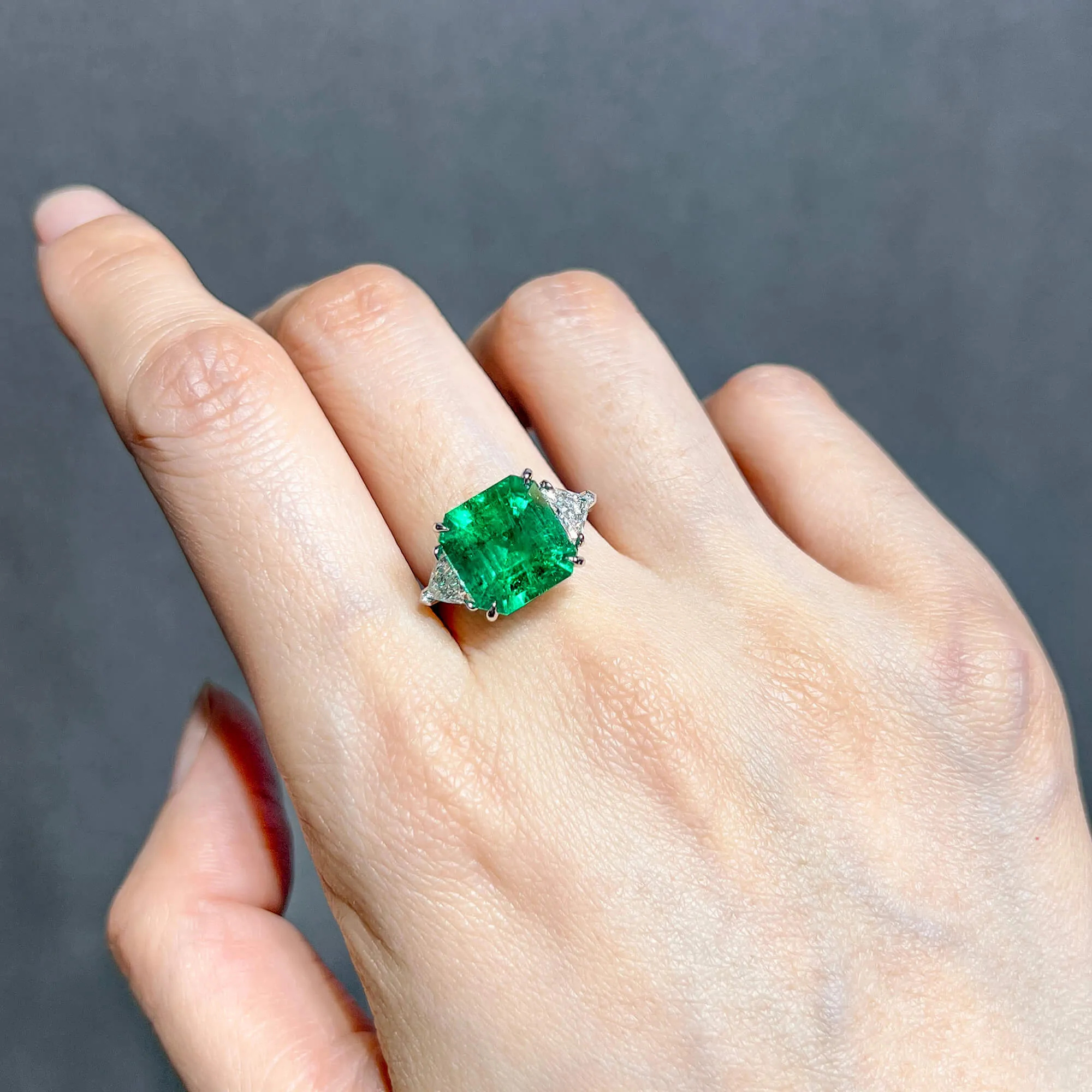 Natural Vivid Green Colombia Emerald Ring, 6.47 Ct. TW, Octagonal shape GRS Certified,Emerald Rings