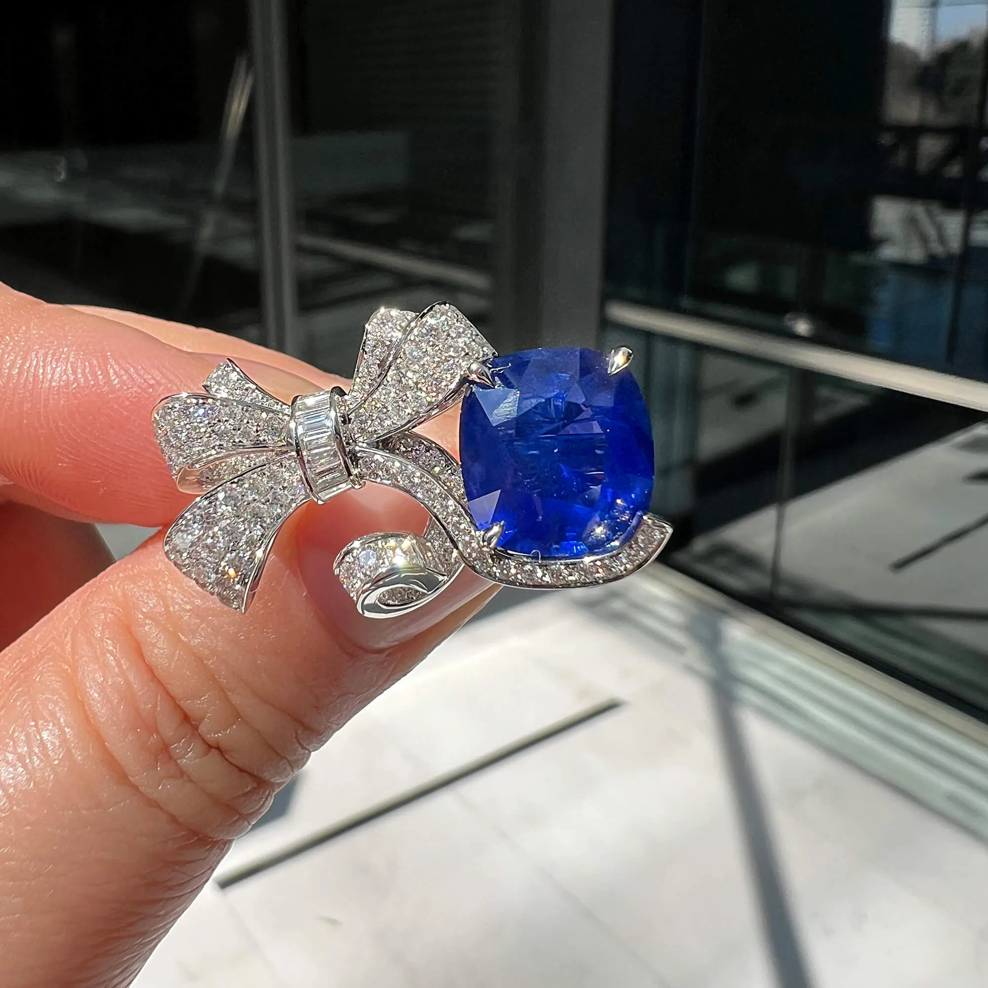 Vivid Blue Sri-lanka Sapphire Ring, 7.00 Ct. TW, Cushion shape GRS Certified,Sapphire Rings