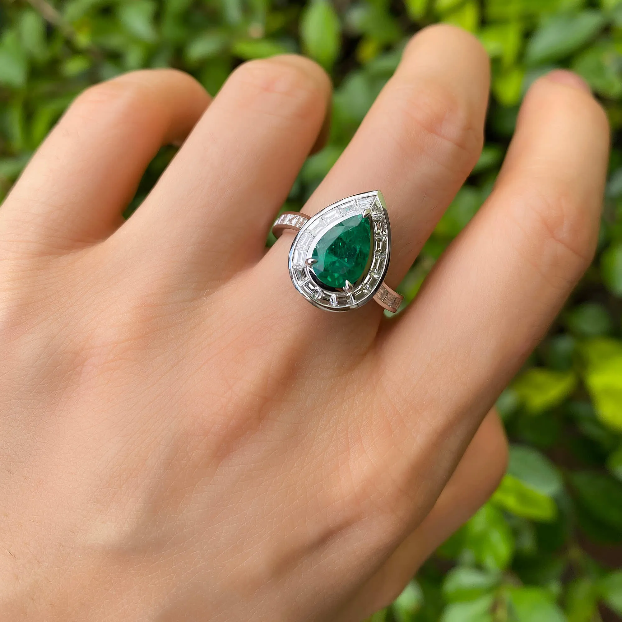 Vivid Green Colombian Emerald And Diamond Ring, 1.45 Ct. (2.48 Ct. TW), GRS2021-038574,Emerald Rings