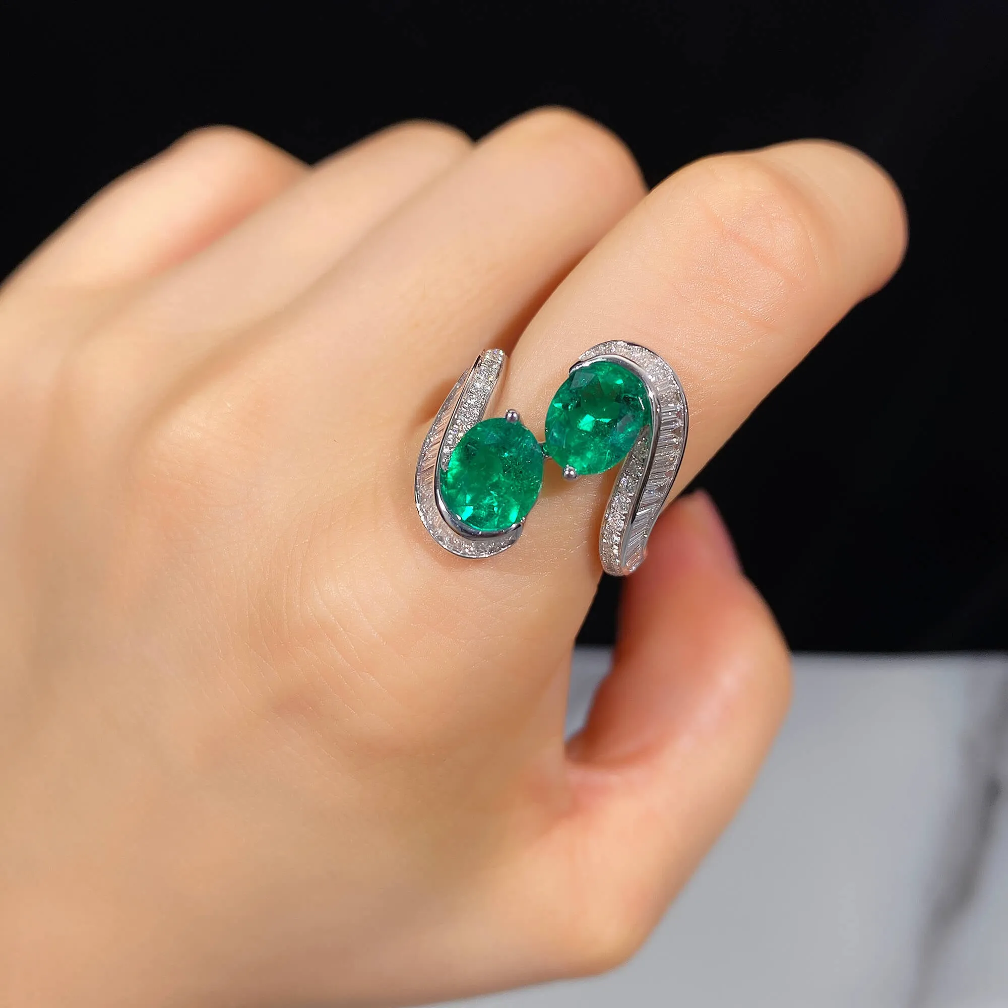 Vivid Green Colombian Emerald And Diamond Ring, 2.22 Ct. (3.47 Ct. TW), JCRG05512045,Emerald Rings