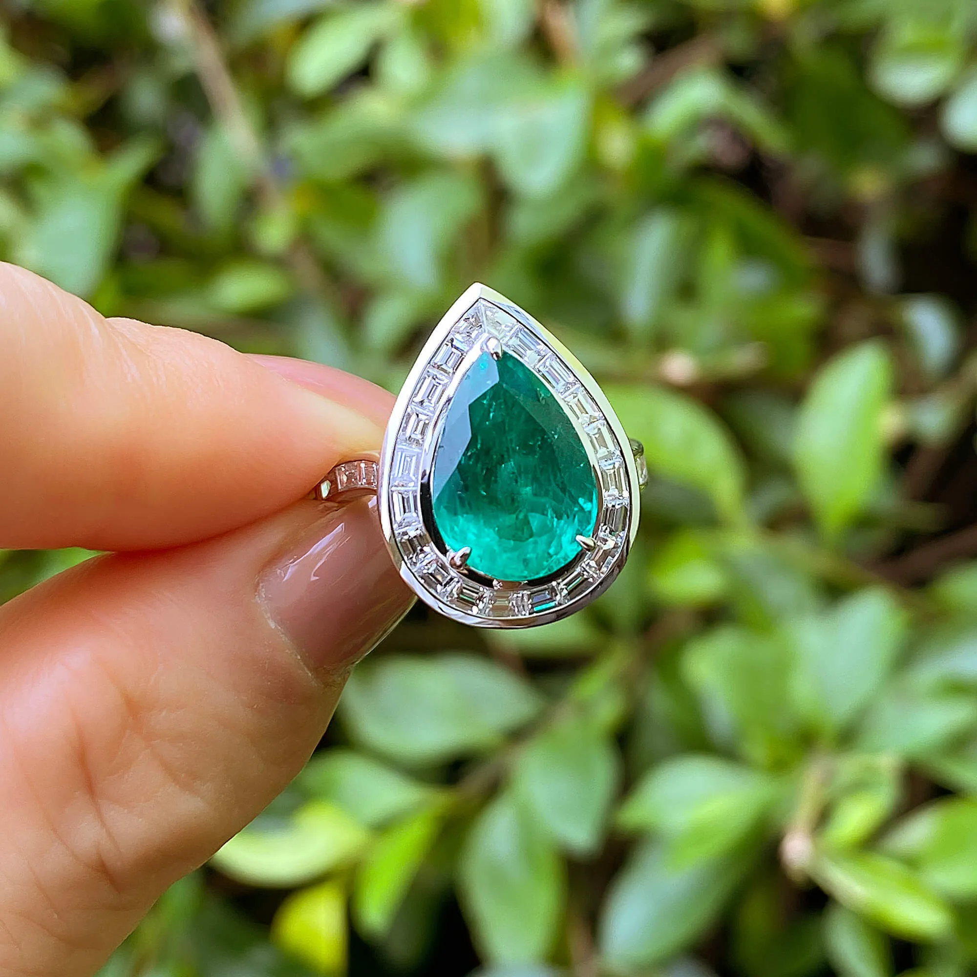 Vivid Green Colombian Emerald And Diamond Ring, 3.40 Ct. (4.57 Ct. TW), GRS2021-038576,Rings Jewelry