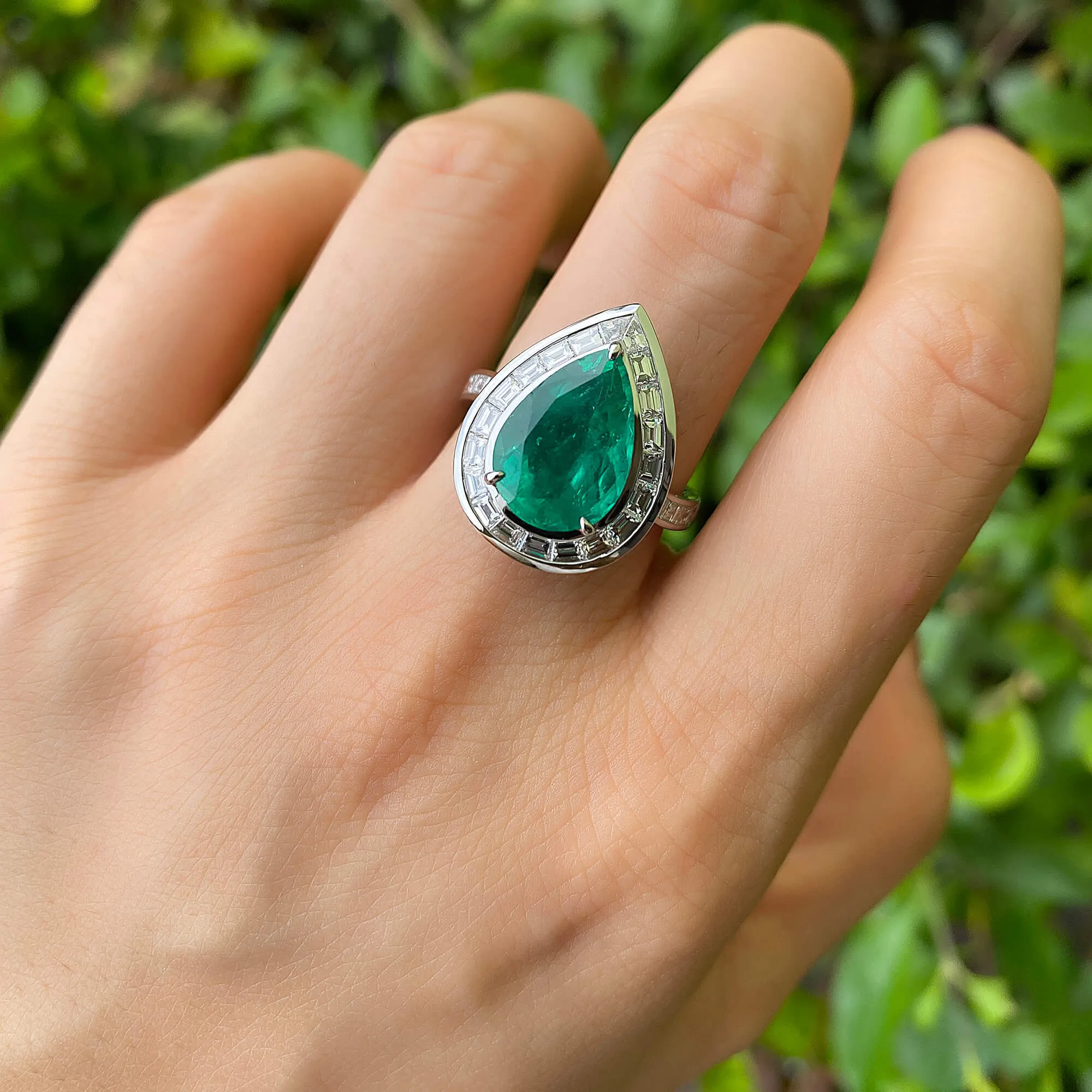 Vivid Green Colombian Emerald And Diamond Ring, 3.40 Ct. (4.57 Ct. TW), GRS2021-038576,Rings Jewelry
