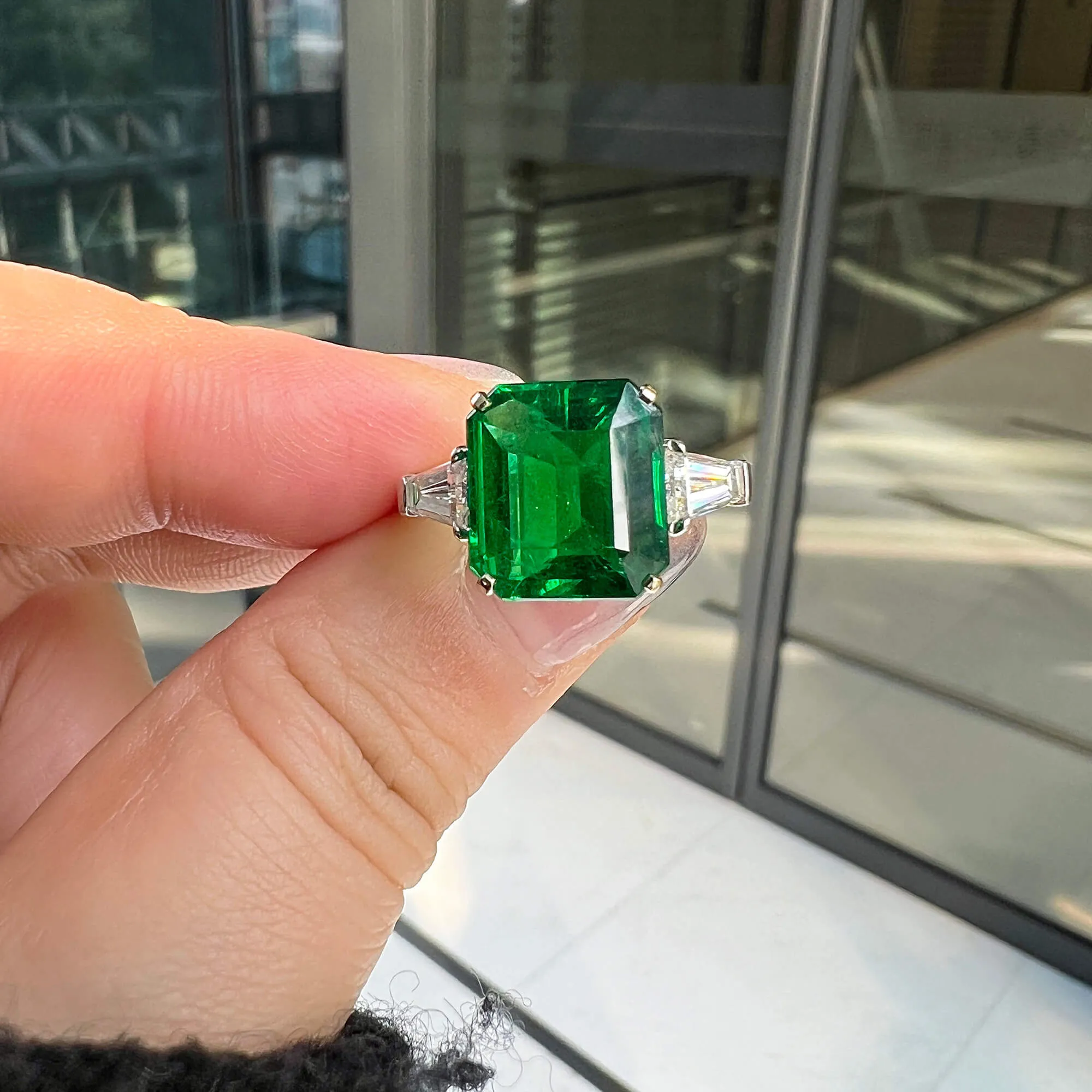 Vivid Green Emerald And Diamond Ring|5.12 Ct. (6.22 Ct. TW), GRS2022-058014,Emerald Rings